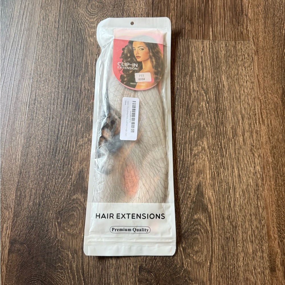 Clip-In Hair Extensions - 7pcs 22in straight silver